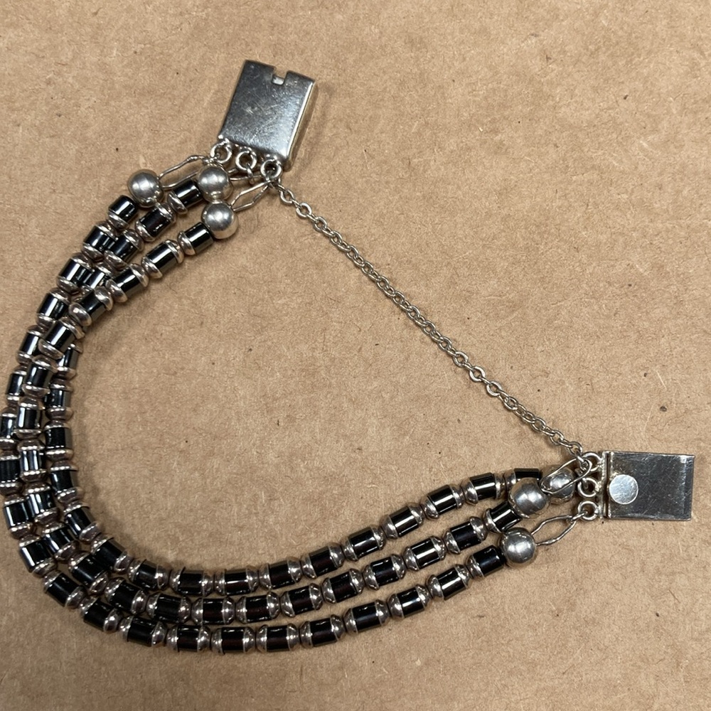 Womens 3 Stranded Bracelet Hematite Beads Sterling Silver - Picture 3 of 5